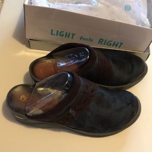 Bree’s Women’s Dolce Blue lightweight clogs